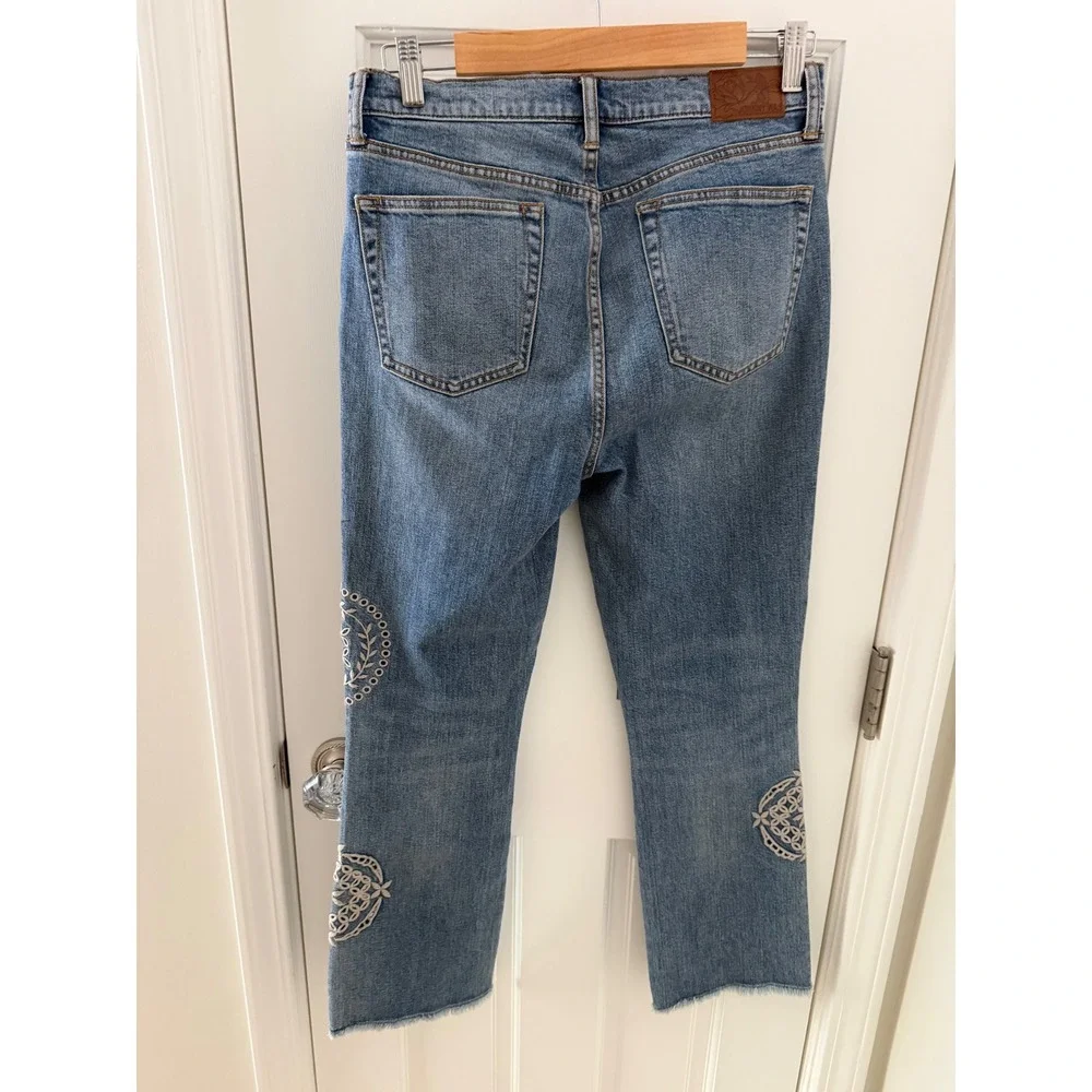 Johnny Was Cropped Baby Boot Embroidered Jeans Blue 27 Stretch Boho Denim